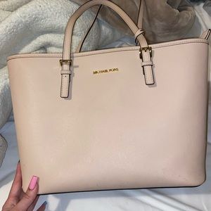 Light pink Michael kors bag